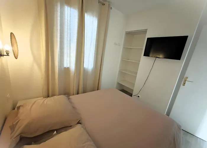 Port Venus Dolce Villa *